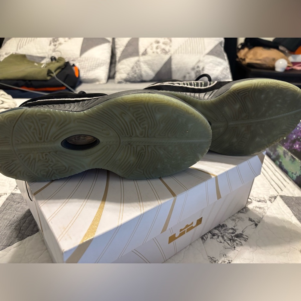 LeBron XXI (GS) - Picture 6 of 8